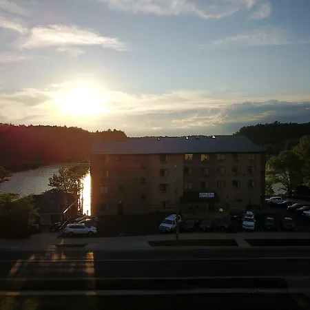 Natura Vue Resort & Boathouse-2